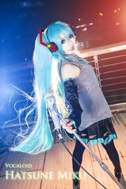 [Ảnh cosplay] Cô gái dễ thương Bai Yizi leader - VOCALOID