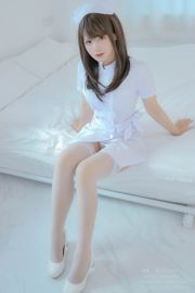 [ネットレッドコーザー写真]かわいい女の子ニャーニャー-秘密のシックハウス